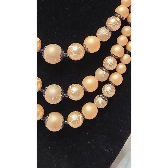 Vintage Japan Triple Strand Faux Pearls Silver Tone Clasp Hand Painted Signed - Picture 2 of 5